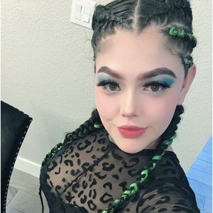 Meet your Posher, Celena